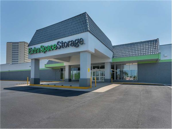 Extra Space Storage facility at 950 Pasadena Ave S - St Petersburg, FL