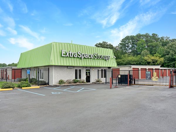 Extra Space Storage facility at 2401 Build America Dr - Hampton, VA