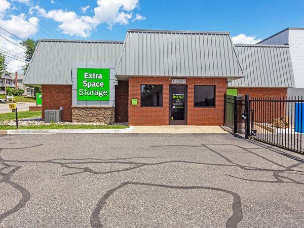 Extra Space Storage facility at 407 S Chester Pike - Glenolden, PA