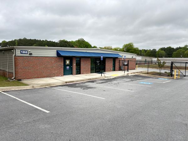 Extra Space Storage facility at 1868 Highway 85 N - Fayetteville, GA