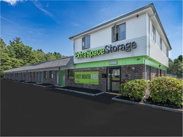 Extra Space Storage facility at 594 Turnpike St - South Easton, MA