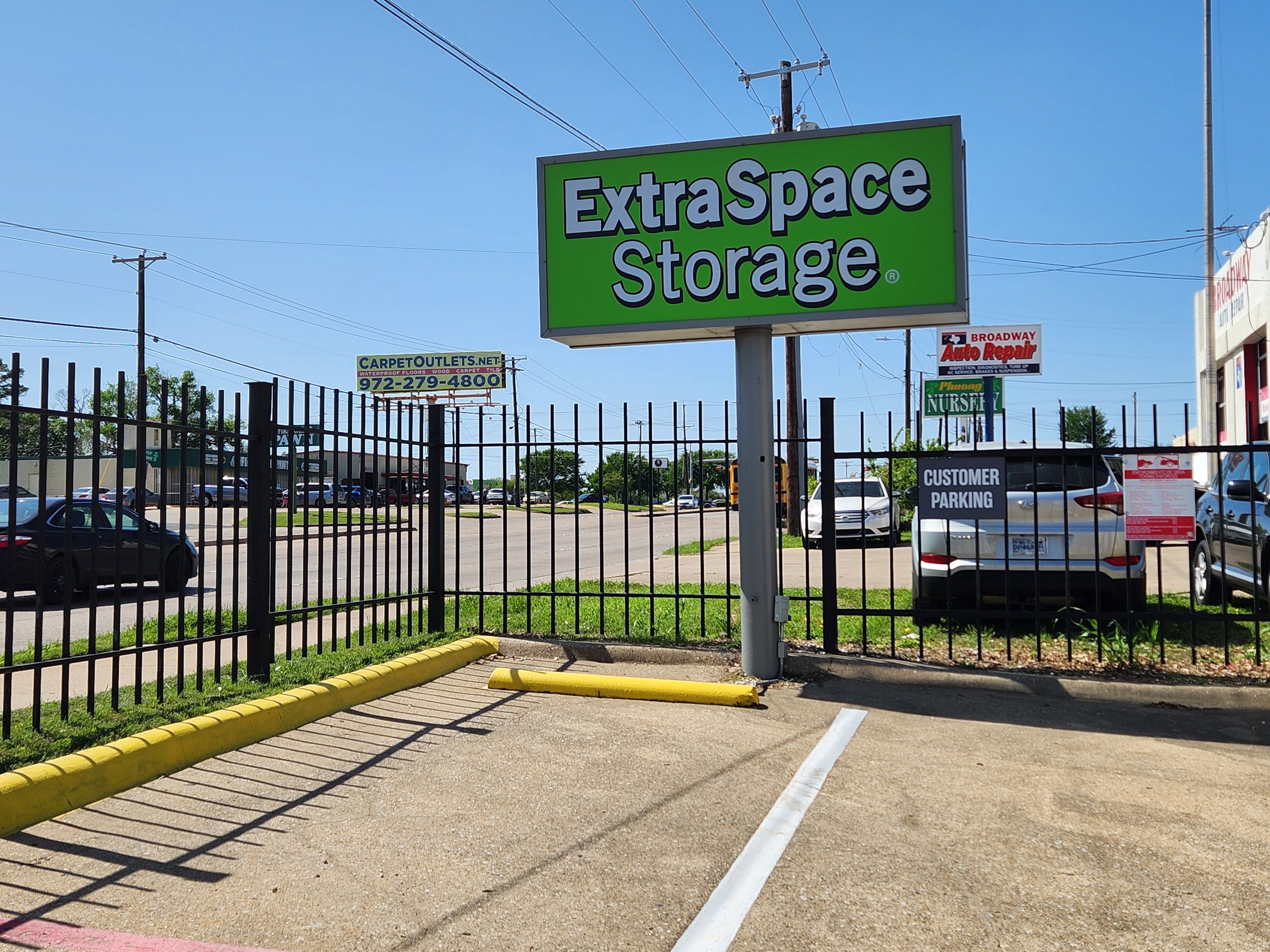 Extra Space Storage  4114 Broadway Blvd in Garland, TX