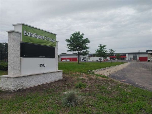 Extra Space Storage facility at 11100 W Cleveland Ave - West Allis, WI