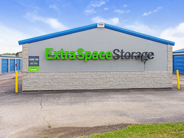 Extra Space Storage facility at 280 W Main St - Petersburg, IN