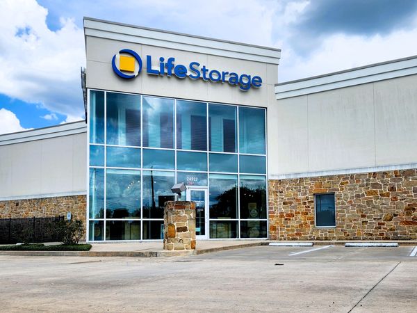 Extra Space Storage facility at 24922 Kuykendahl Rd - Tomball, TX