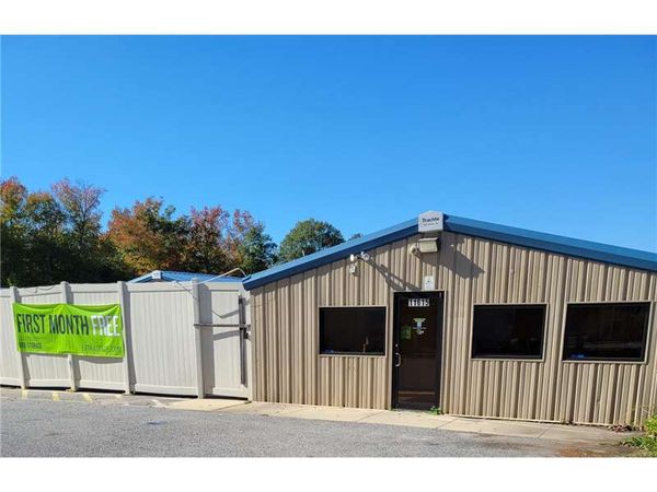 Extra Space Storage facility at 11615 Rubina Pl - Waldorf, MD