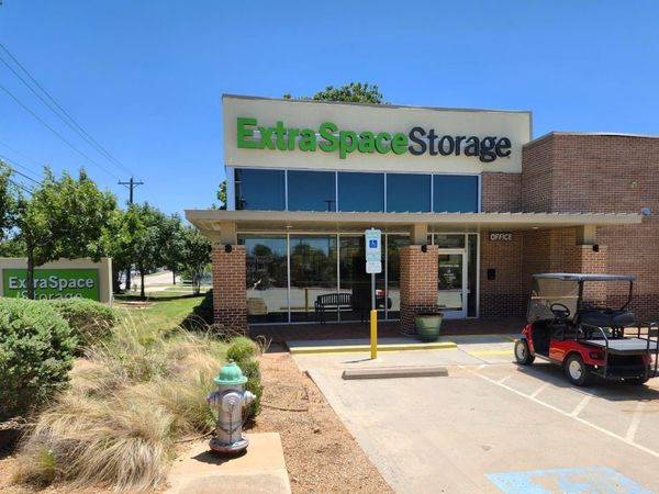 Extra Space Storage facility at 2711 Justin Rd - Flower Mound, TX