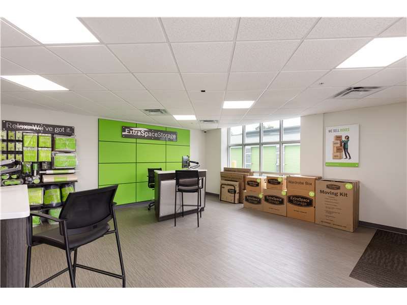5×5 Self Storage Unit in Fort Lauderdale, FL 2100 S State Rd 7 Fort Lauderdale, Florida 3