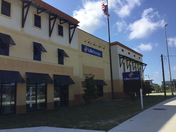 Life Storage facility on 5005 Englewood Rd - Venice, FL