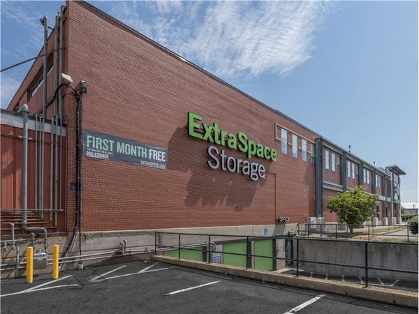Extra Space Storage facility at 14 McGrath Hwy - Somerville, MA
