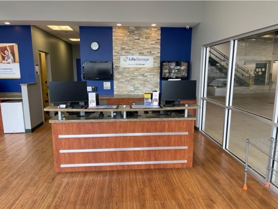 5×5 Self Storage Unit in Derry, NH 4 Linlew Dr Derry, New Hampshire 3