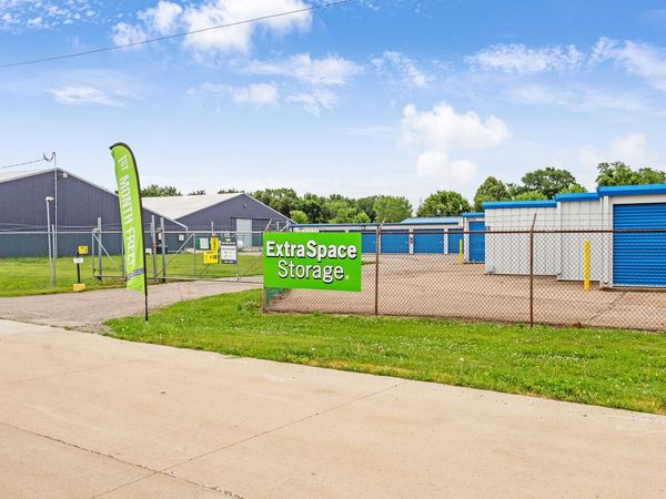 Extra Space Storage facility at 9514 S Powell Rd - Peoria, IL