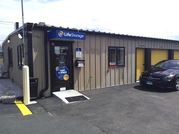 Life Storage facility on 1395 South St - Suffield, CT