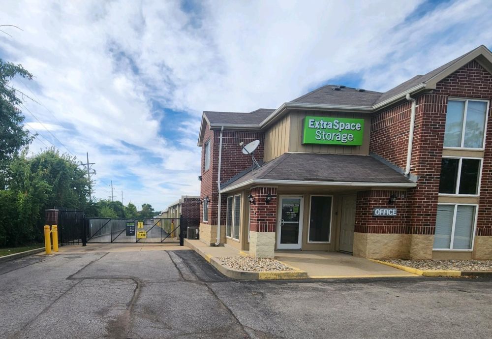 10×20 Garage in St Louis, MO 3535 Lemay Ferry Rd St Louis, Missouri