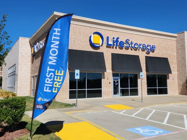 Life Storage facility on 2845 McDermott Rd - Plano, TX