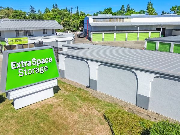 Extra Space Storage facility at 6230 Auburn Blvd - Citrus Heights, CA