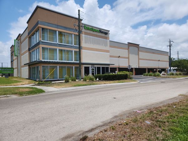 Extra Space Storage facility at 4515 S Tamiami Trl - Sarasota, FL