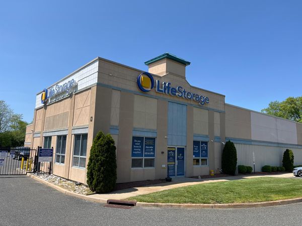 Life Storage facility on 42 Tinton Falls Rd - Farmingdale, NJ