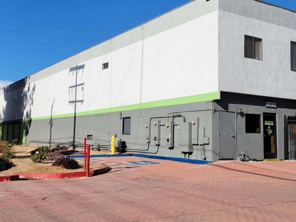 Extra Space Storage facility at 601 Ridgeway St - Pomona, CA