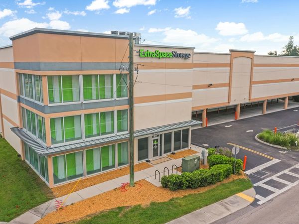 Extra Space Storage facility at 4515 S Tamiami Trl - Sarasota, FL