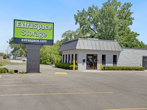 Extra Space Storage facility at 673 Barron Blvd - Grayslake, IL