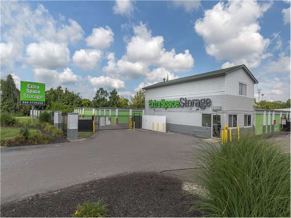Extra Space Storage facility at 2160 Innis Rd - Columbus, OH