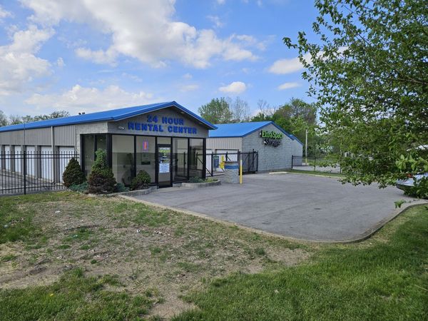 Extra Space Storage facility at 4360 E State St - Columbus, IN