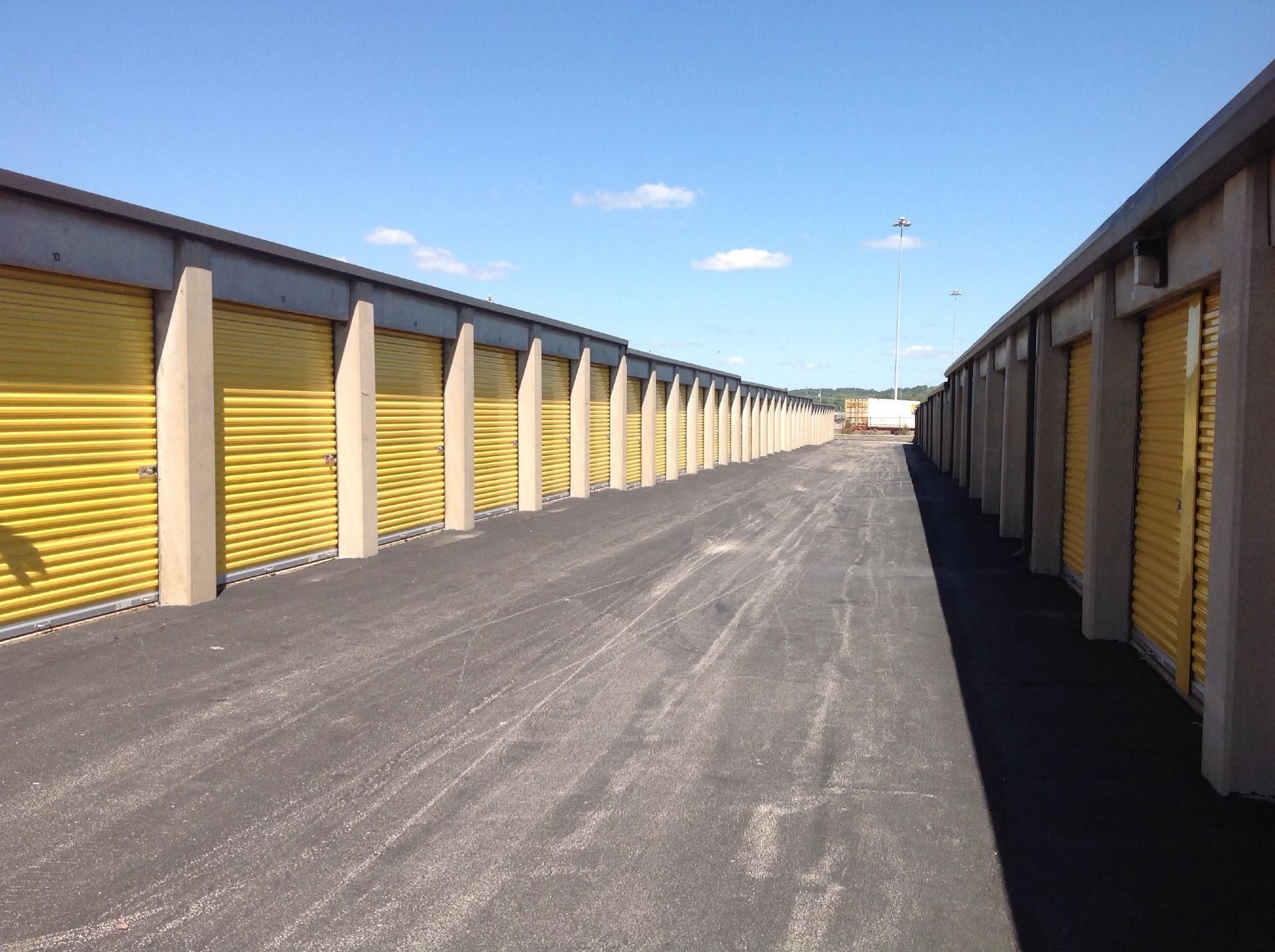 Extra Space Storage  485 N Highway Dr in Fenton, MO