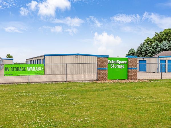 Extra Space Storage facility at 13855 N 1000 East Rd - Bloomington, IL