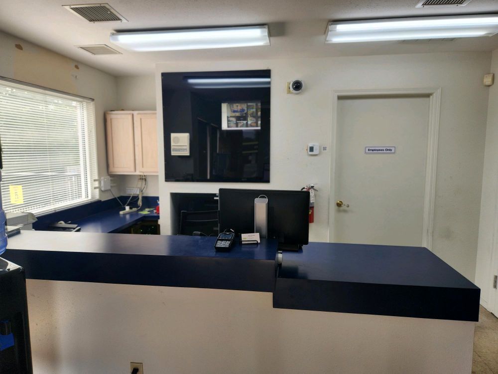 10×20 Garage in St Louis, MO 3535 Lemay Ferry Rd St Louis, Missouri 3