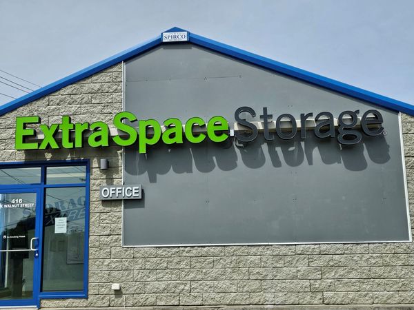 Extra Space Storage facility at 416 W Walnut St - North Vernon, IN