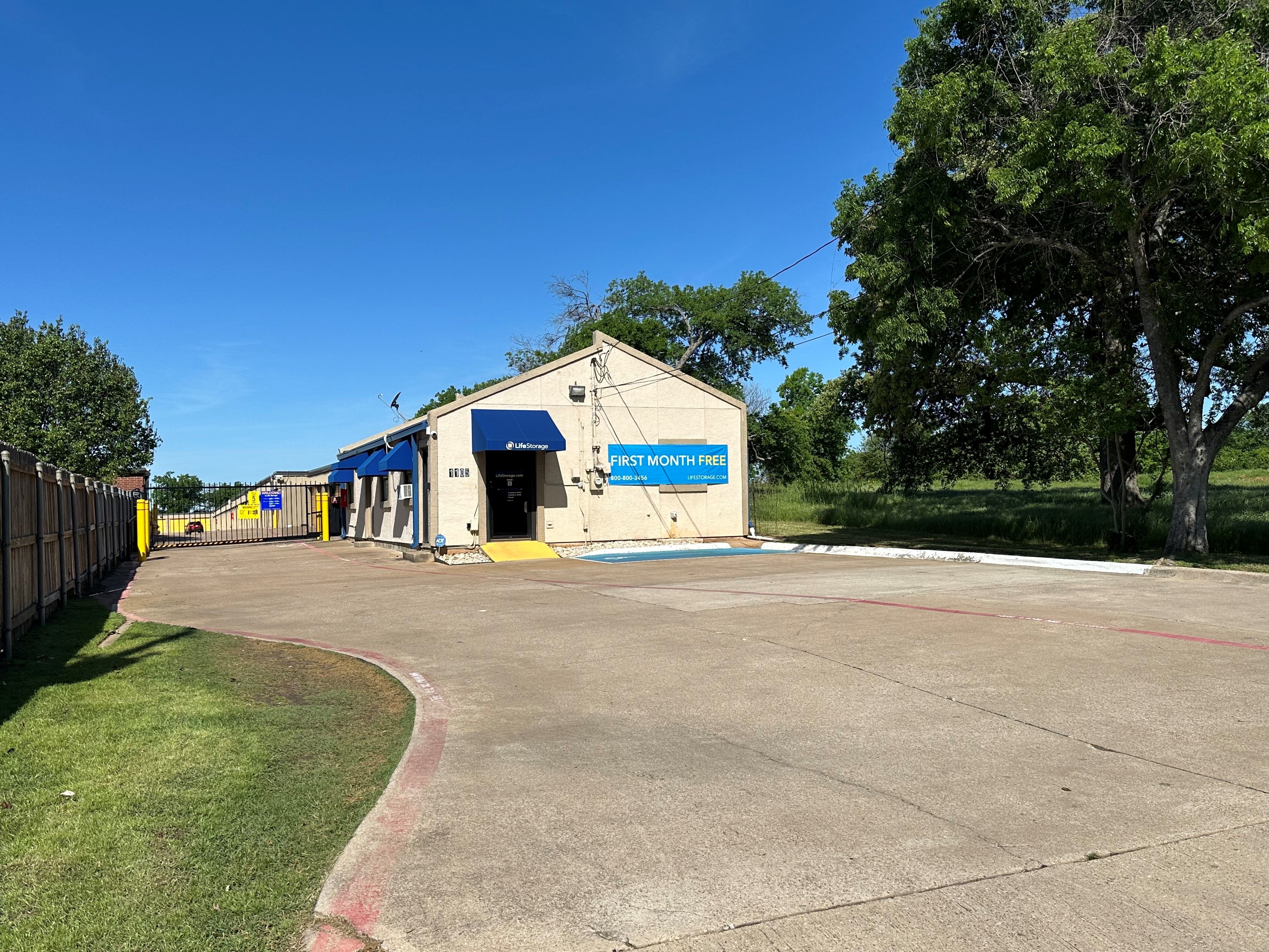 Extra Space Storage  1105 N Little School Rd in Arlington, TX