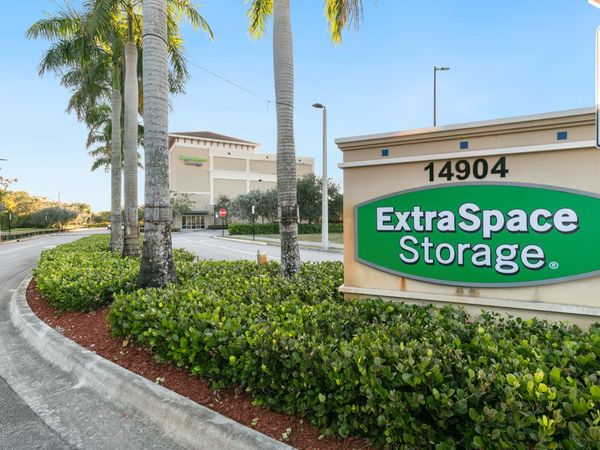 Extra Space Storage facility at 14904 SW 30th St - Miramar, FL