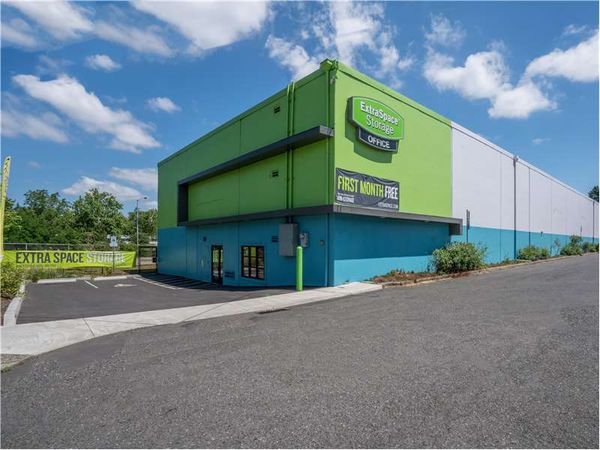 Extra Space Storage facility at 1645 NE 72nd Ave - Portland, OR
