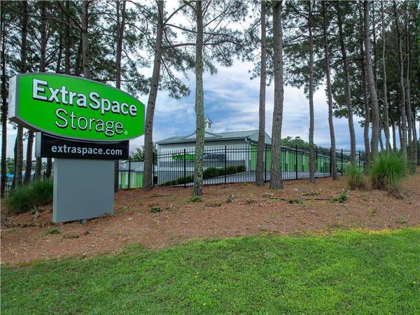 Extra Space Storage facility at 2860 Holcomb Bridge Rd - Alpharetta, GA