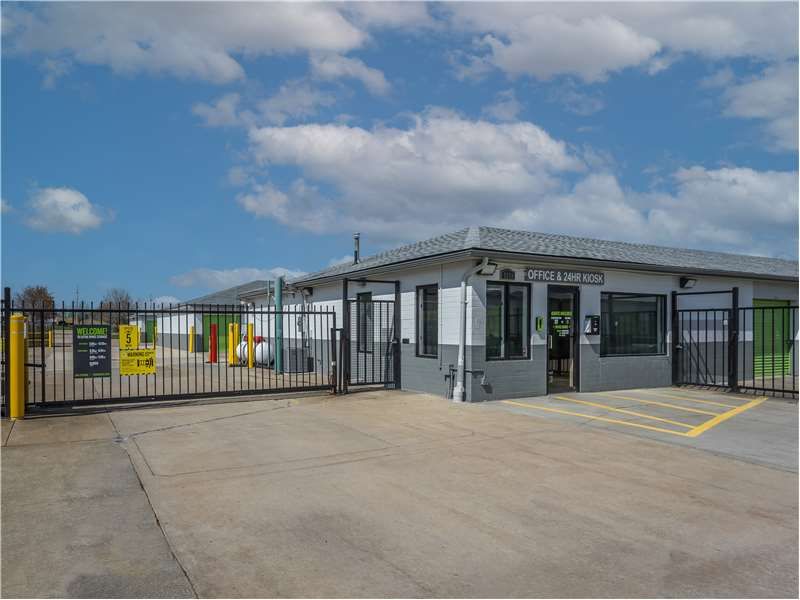 Extra Space Storage  7679 Mentor Ave in Mentor, OH