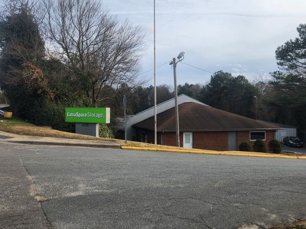 Extra Space Storage facility at 6720 E W T Harris Blvd - Charlotte, NC