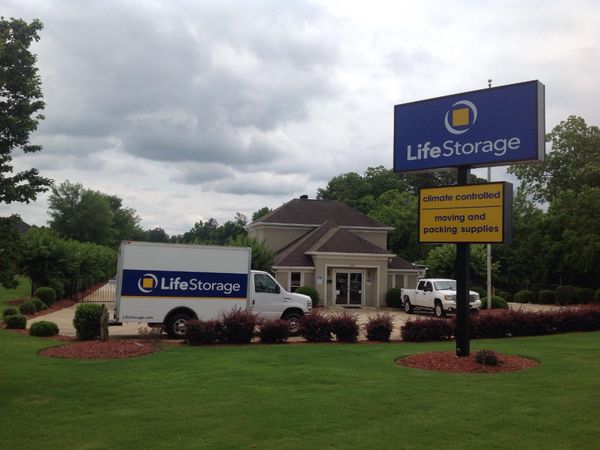 Life Storage facility on 3951 Pepperell Pkwy - Opelika, AL