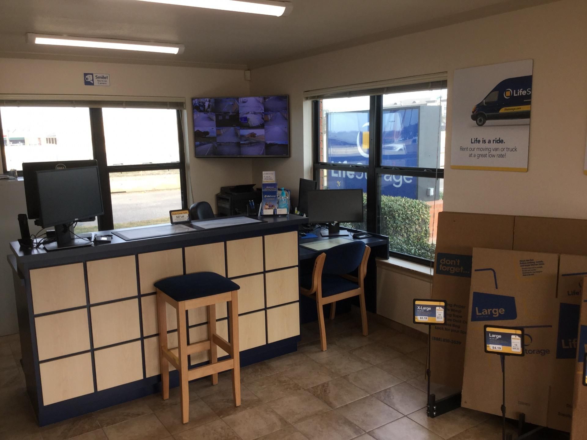 5×5 Self Storage Unit in Duncanville, TX 1010 E Highway 67 Duncanville, Texas 3