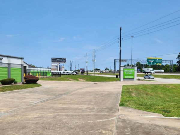 Extra Space Storage facility at 23355 State Highway 249 - Tomball, TX