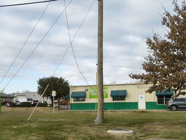 Extra Space Storage facility at 998 N Cowan Ave - Lewisville, TX