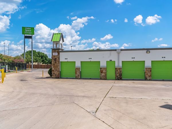 Extra Space Storage facility at 4413 NE Loop 820 - North Richland Hills, TX