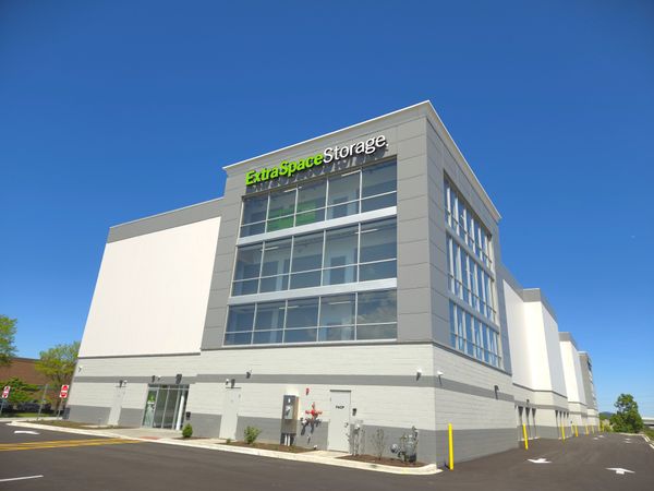 Extra Space Storage facility at 105 Lexington Dr - Buffalo Grove, IL