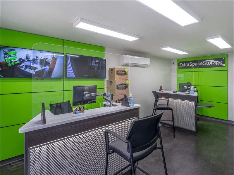 Extra Space Storage  17854 Preston Rd in Dallas, TX