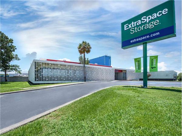 Extra Space Storage facility at 5330 Jefferson Hwy - Elmwood, LA