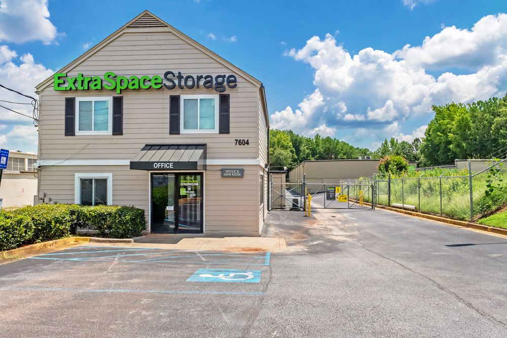 20×10 Garage in Riverdale, GA 7604 Highway 85 Riverdale, Georgia