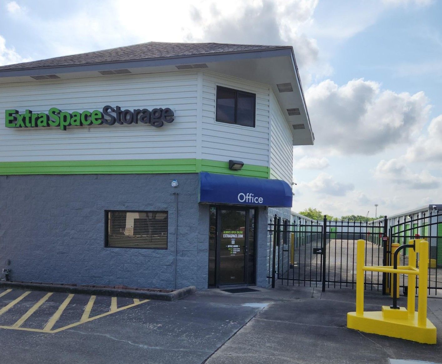 Extra Space Storage  4333 FM 2351 Rd in Friendswood, TX