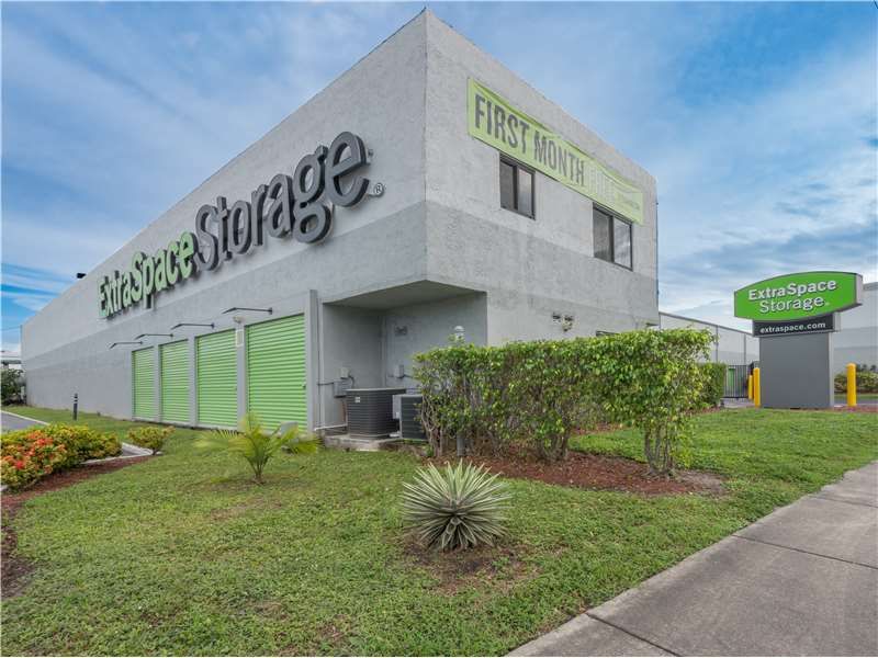 Extra Space Storage  855 W Commercial Blvd in Fort Lauderdale, FL