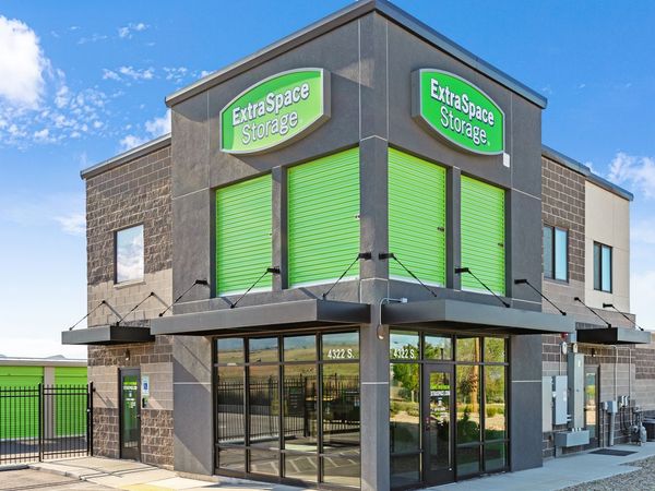 Extra Space Storage facility at 4322 S 6400 W - West Valley City, UT