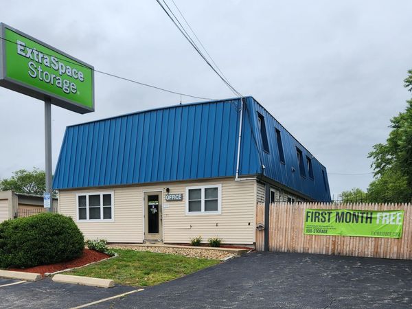 Extra Space Storage facility at 114 Pleasant Valley St - Methuen, MA